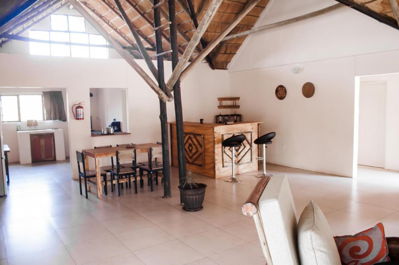 Leeville Guesthouse Kasane Dış mekan fotoğraf