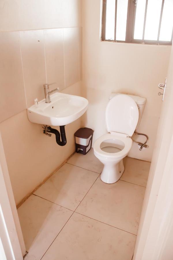 Leeville Guesthouse Kasane Dış mekan fotoğraf